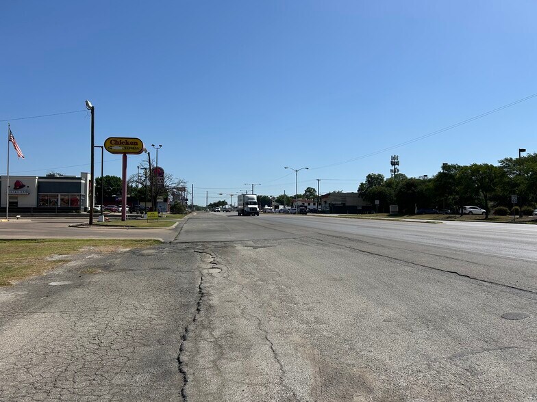 More Photos Of 5400 River Oaks Blvd, Fort Worth Land For Sale