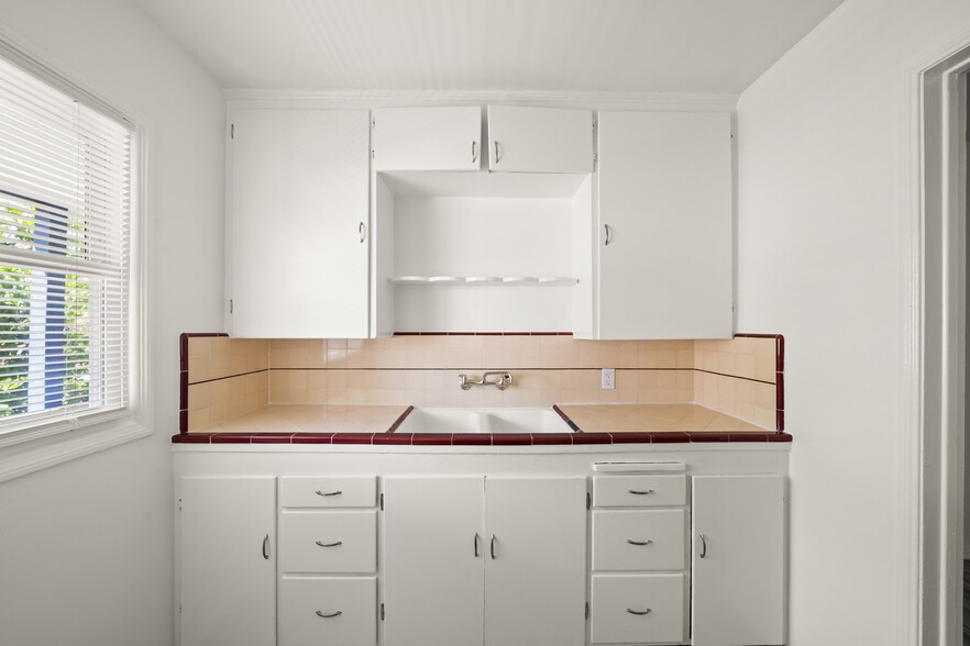 More Photos Of 1136 Linden Ave, Long Beach Apartments For Sale
