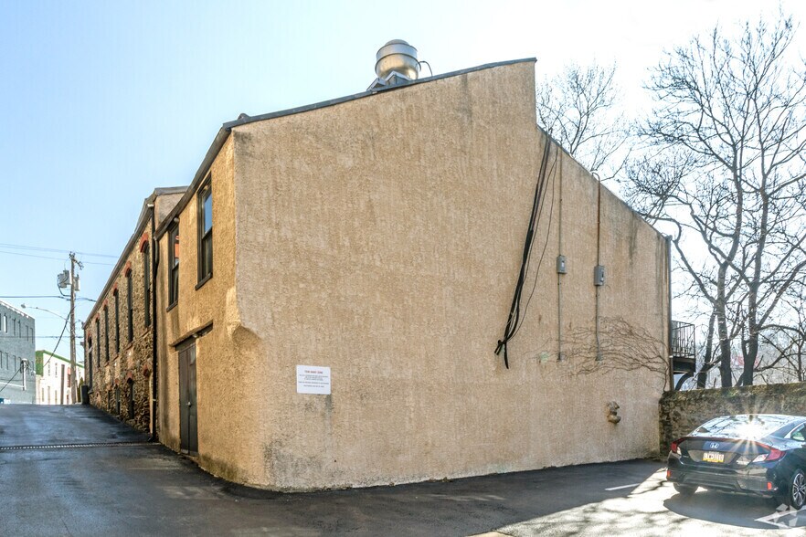 More Photos Of 2 Rector St, Philadelphia Freestanding For Sale