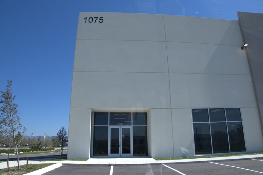 More Photos Of 3240 Clover Ridge Ave, Ruskin Unknown For Lease