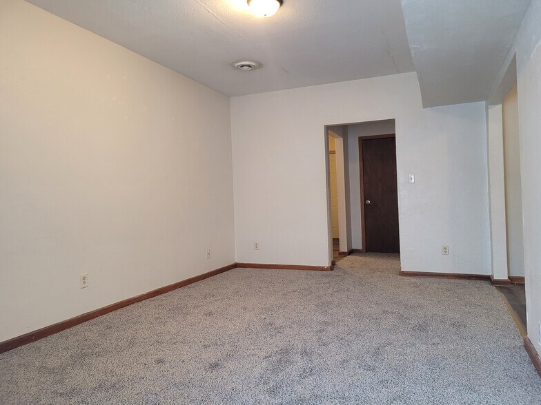 More Photos Of 2834 W Atkinson Ave, Milwaukee Freestanding For Sale