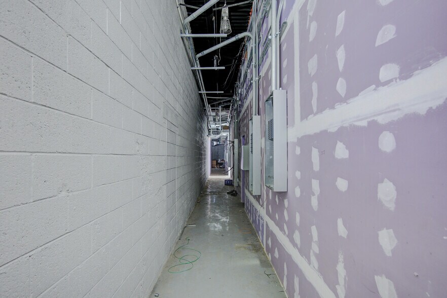 More Photos Of 6400 E Nevada Ave, Detroit Warehouse For Sale