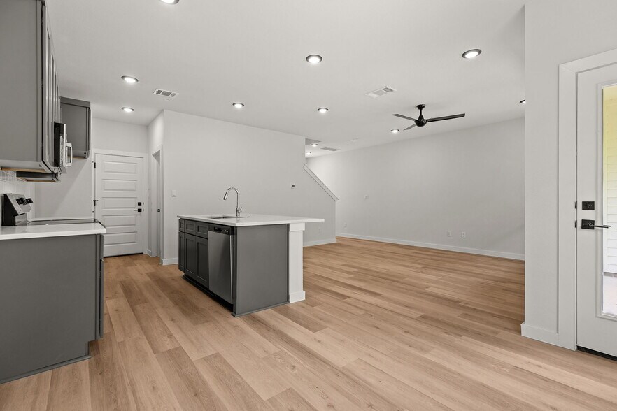 More Photos Of 2600 Gattis School Rd, Round Rock Apartments For Sale