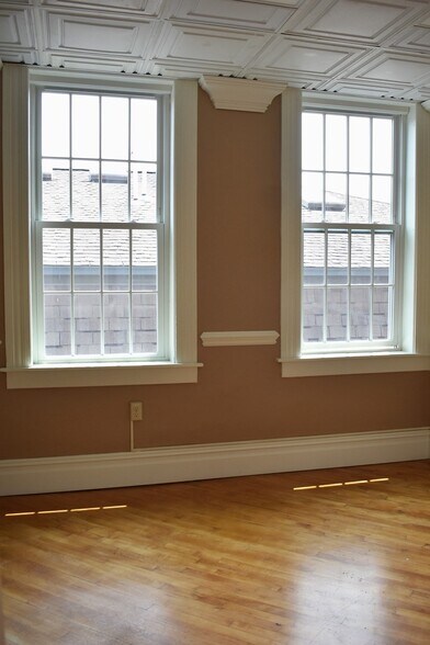 More Photos Of 270 Pleasant St, Northampton Office For Sale