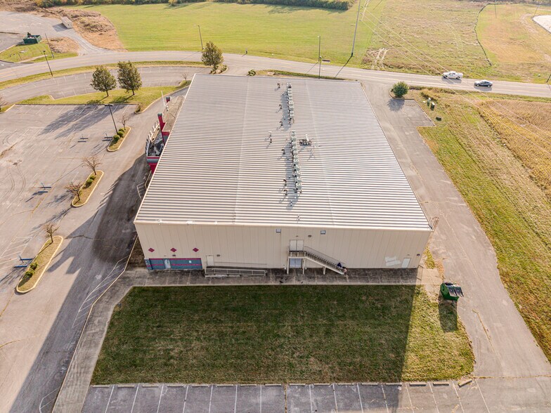 More Photos Of 250 Breighton Cir, Shelbyville Movie Theatre For Sale