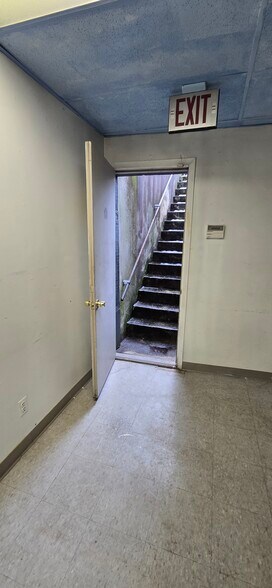 More Photos Of 639 Willis Ave, Williston Park Storefront For Sale