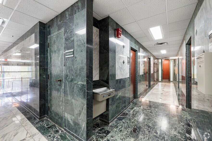 More Photos Of 10 Fairway Dr, Deerfield Beach Office For Lease