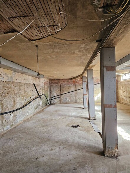 More Photos Of 501 Webster St, Liberty Bank For Sale