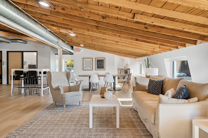 More Photos Of 1153 SE 16th Ave, Minneapolis Coworking Space