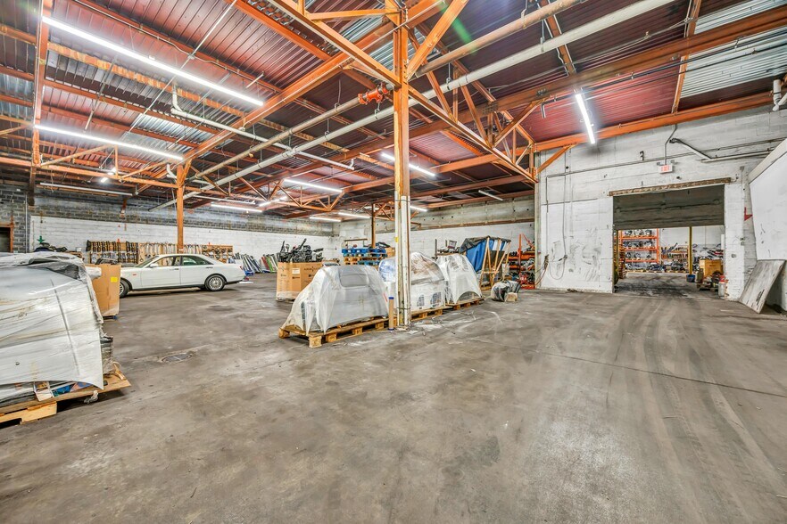 More Photos Of 263-275 Park Ave, East Hartford Warehouse For Lease