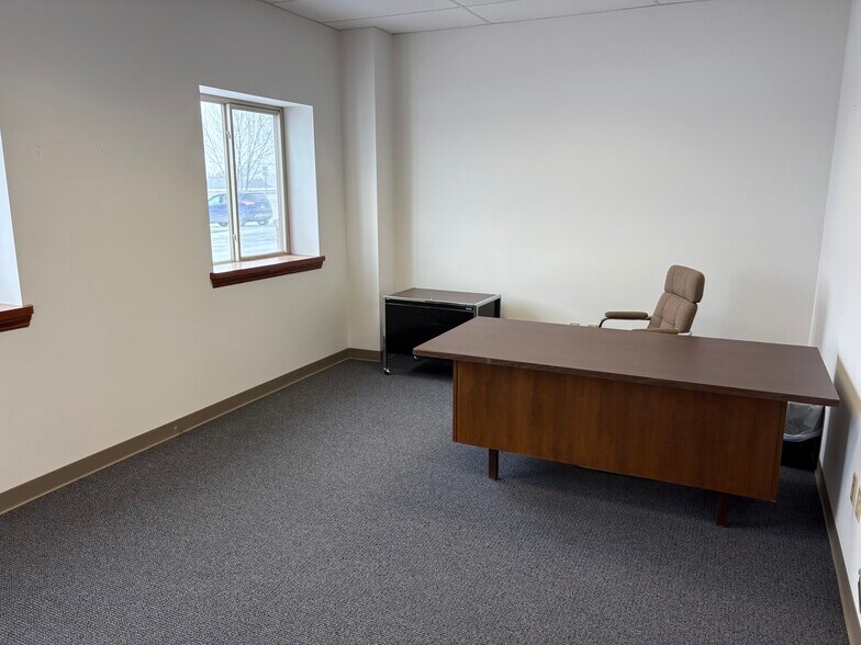 More Photos Of 2452 Truax Blvd, Eau Claire Warehouse For Lease