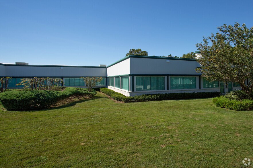 More Photos Of 2805 Veterans Memorial Hwy, Ronkonkoma Medical For Lease