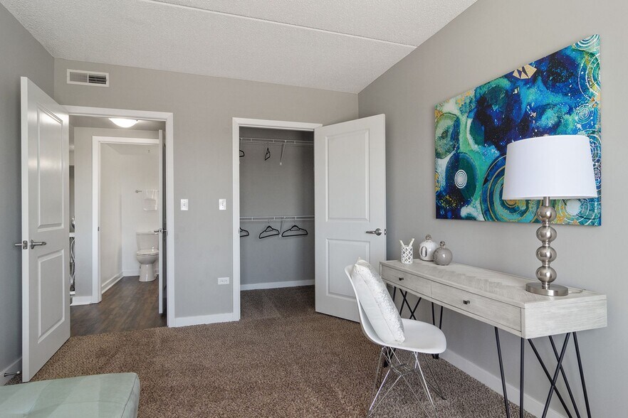 More Photos Of 1255 Town Center Rd, Vernon Hills Apartments For Lease