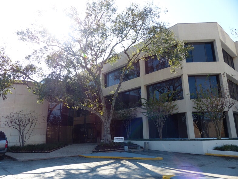 More Photos Of 1035 Dairy Ashford Rd, Houston Office For Lease