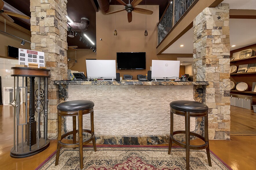 More Photos Of 7716 Davis Blvd, North Richland Hills Storefront For Lease