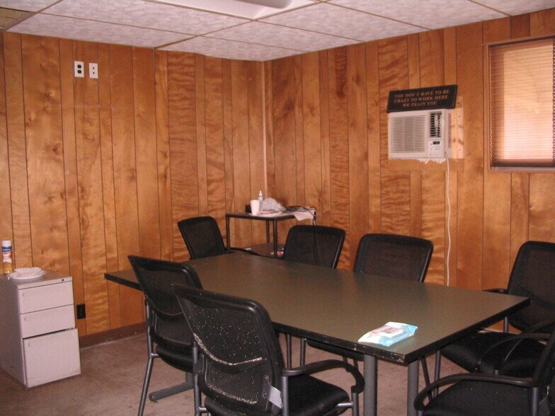 More Photos Of 10471 N Roscommon Rd, Roscommon Manufacturing For Sale