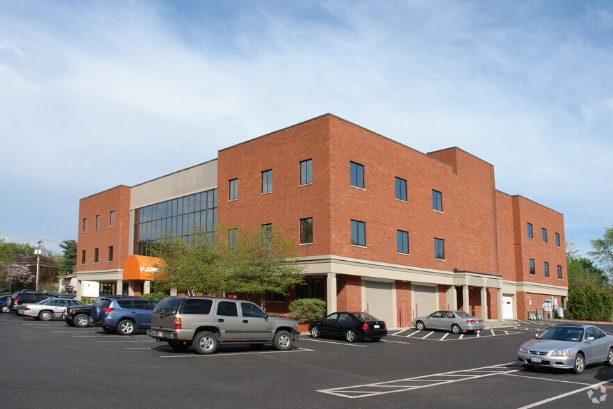 More Photos Of 1762 Central Ave, Colonie Office For Lease