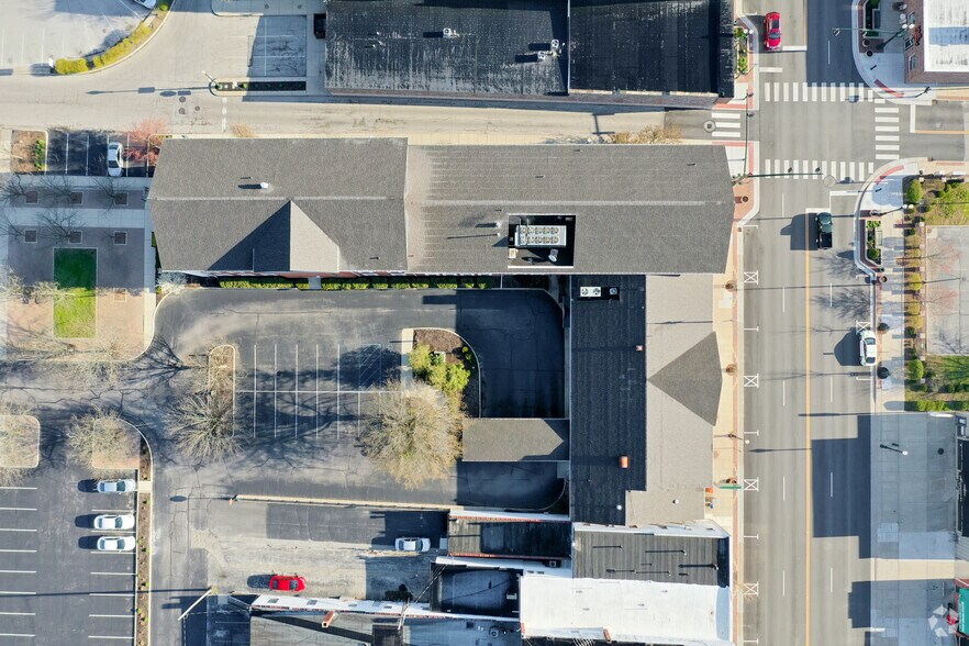 More Photos Of 221 S Church St, Bowling Green Office For Lease