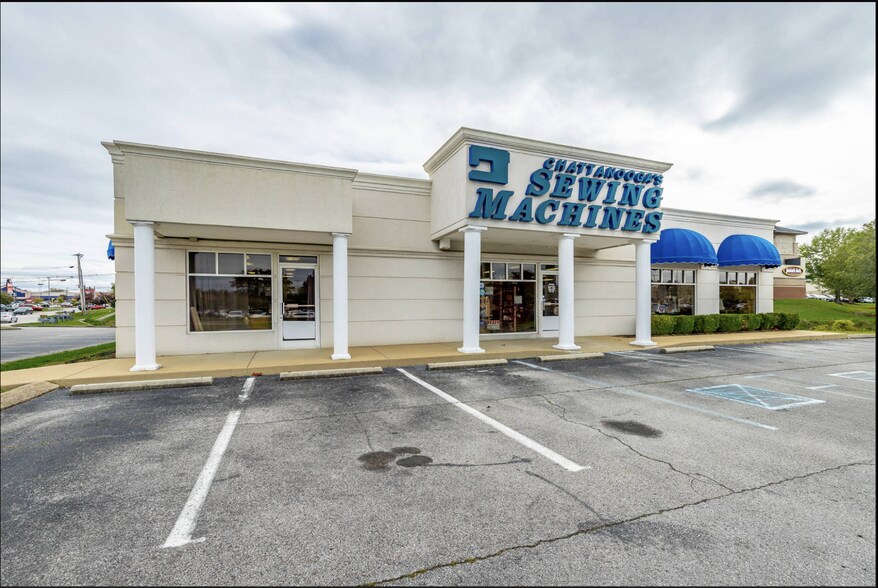 More Photos Of 2200A Hamilton Place Blvd, Chattanooga Storefront Retail Office For Lease
