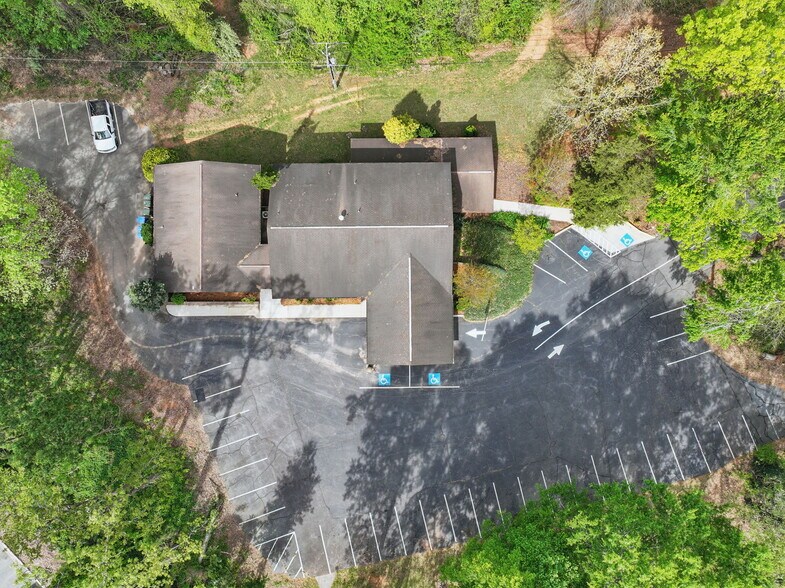 More Photos Of 141 Tryon Rd, Rutherfordton Healthcare For Lease