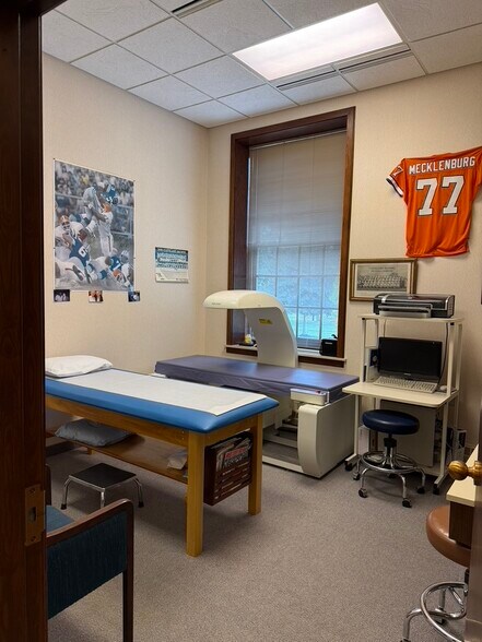 More Photos Of 34 W Washington St, Chagrin Falls Medical For Sale