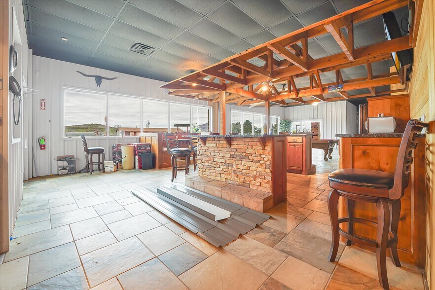 More Photos Of Highway 58, Medicine Park Supermarket For Sale