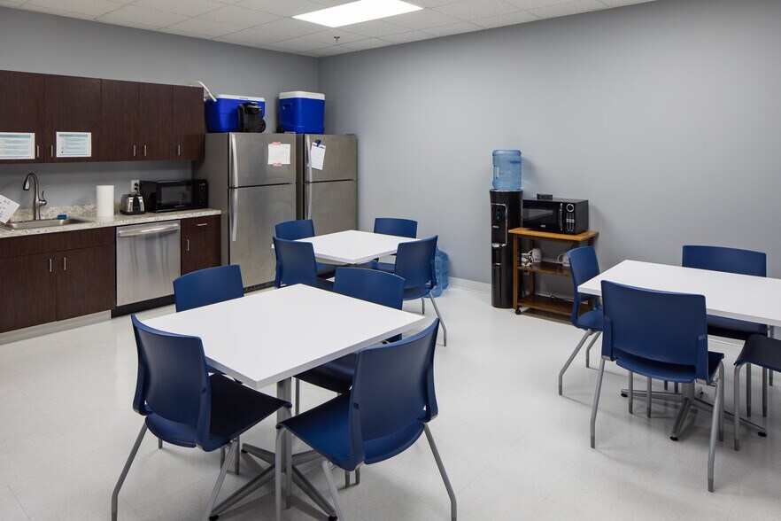 More Photos Of 1657 Murfreesboro Rd, Nashville Flex For Sale