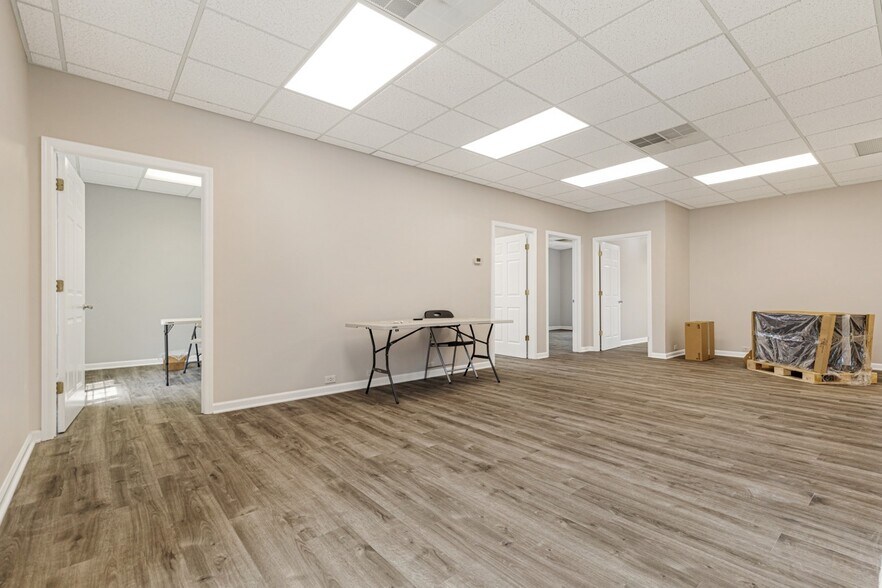 More Photos Of 821-824 Courtyard Dr, Hillsborough Office For Lease
