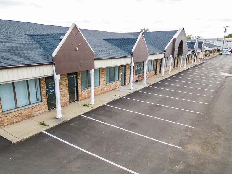 More Photos Of 14555-14747 Frazho Rd, Warren Freestanding For Lease