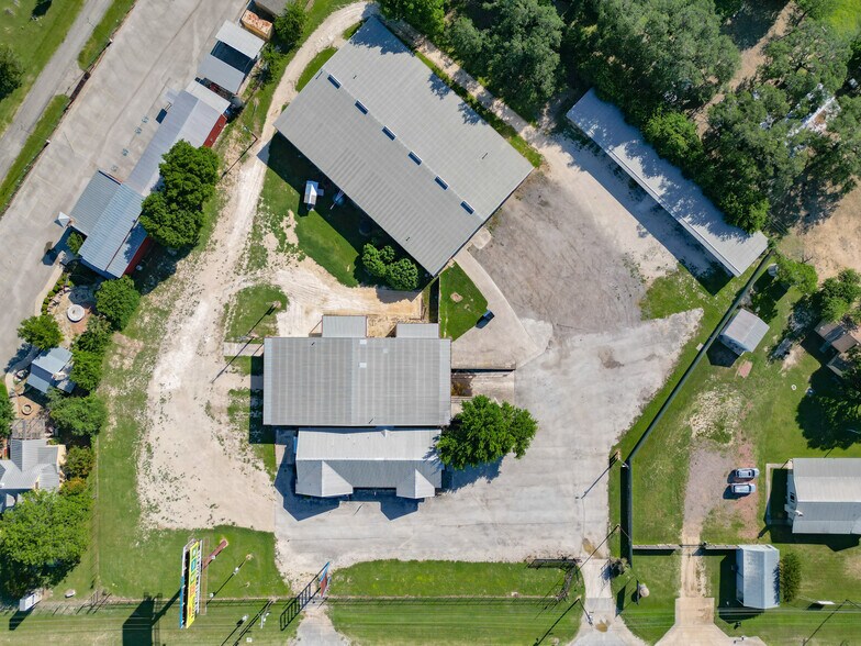 More Photos Of 40500 Interstate 10 W, Boerne Warehouse For Lease