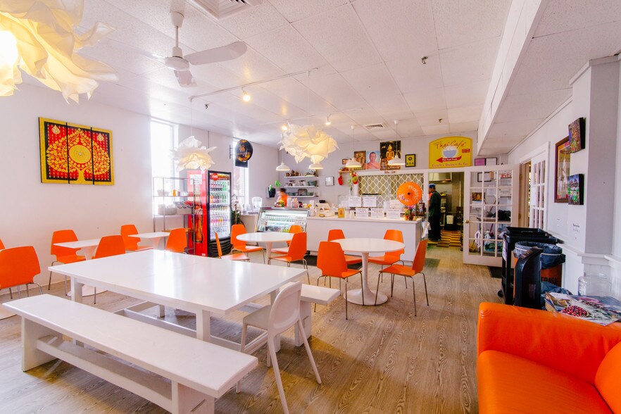 More Photos Of 43 Grove St, Peterborough Freestanding For Sale