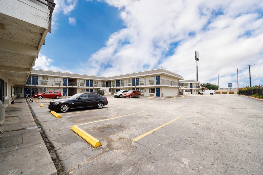 More Photos Of 5522 N Pan Am Expy, San Antonio Hotel For Sale