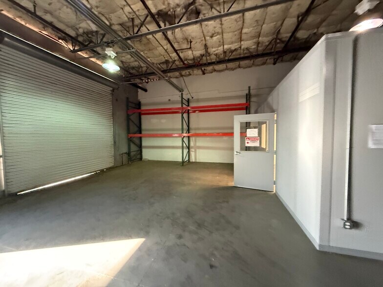 More Photos Of 2526 Qume Dr, San Jose Light Distribution For Lease