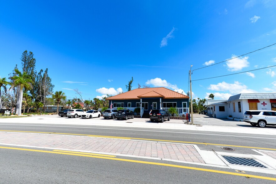 More Photos Of 6035 Estero Blvd, Fort Myers Office For Lease