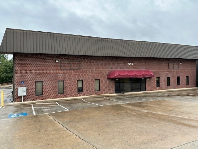 More Photos Of 645-647 Red Oak Rd, Stockbridge Unknown For Lease