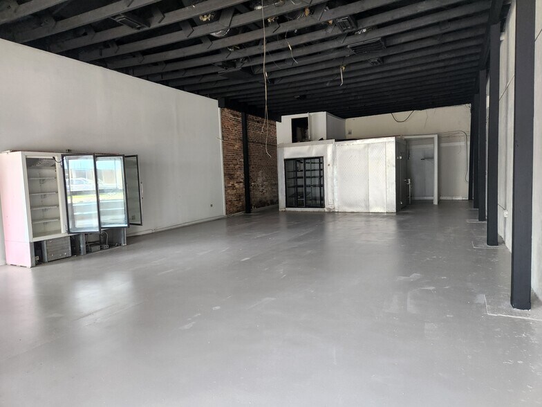 More Photos Of 1209-1211 Gloucester St, Brunswick General Retail For Lease