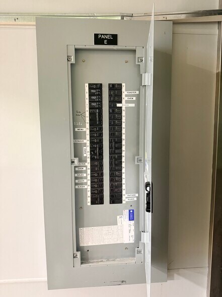 More Photos Of 535 Three Springs Rd, Bowling Green Freestanding For Sale