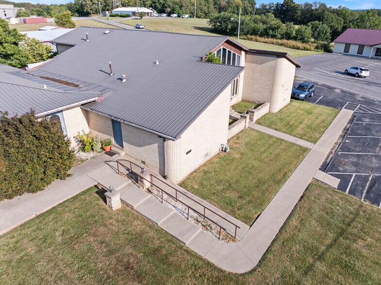 More Photos Of 100 Brenda Ave, Danville Medical For Sale