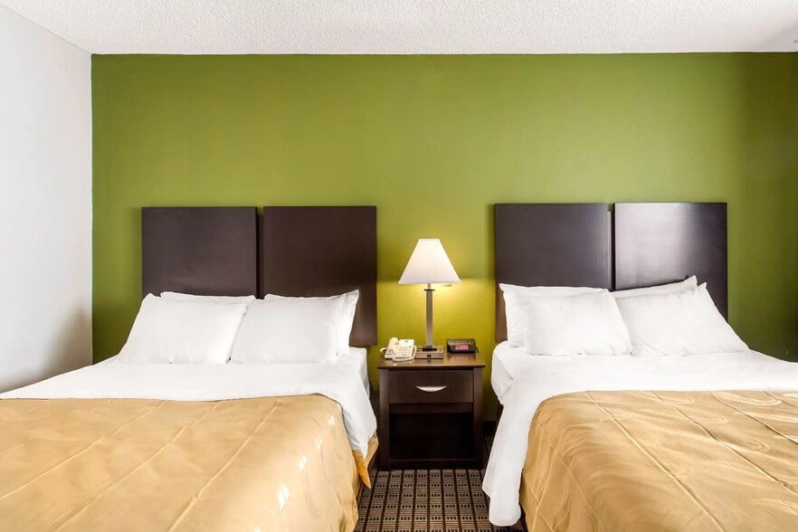 More Photos Of 245 E Wendover Blvd, Wendover Hotel For Sale