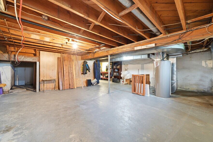 More Photos Of 4142 Stewarts Ln, Severn Flex For Sale