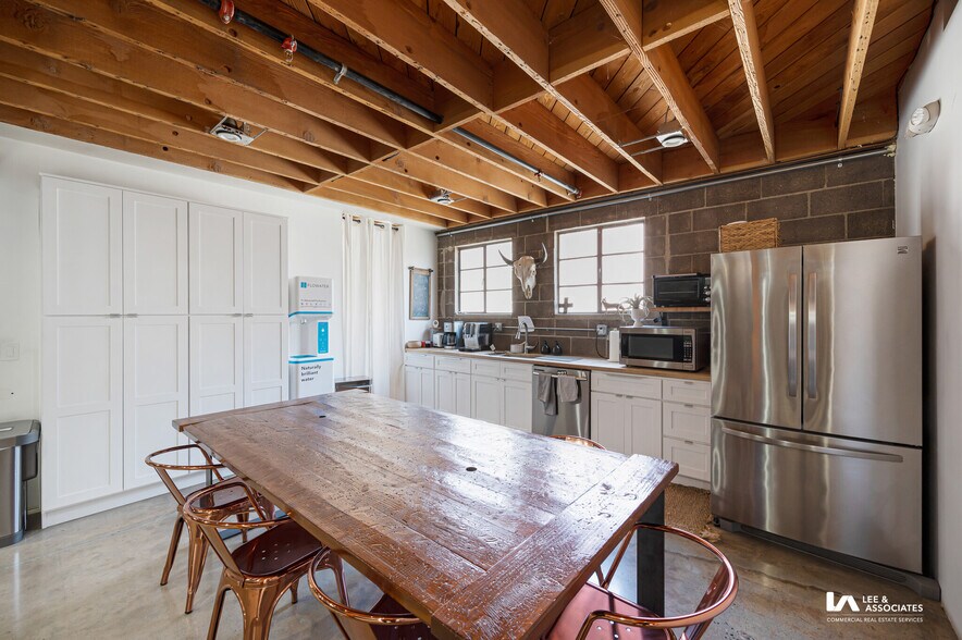 More Photos Of 420 Grand Ave, Long Beach Loft Creative Space For Lease