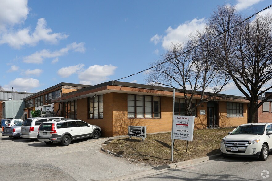 More Photos Of 89 Research Rd, Toronto Warehouse For Sale