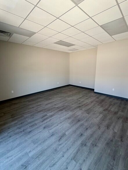 More Photos Of 6870 Rendon Bloodworth, Fort Worth Industrial For Sale