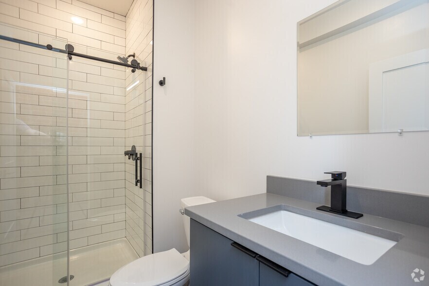 More Photos Of 595 E Broad St, Columbus Apartments For Sale