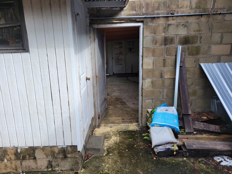 More Photos Of 2400 25th St N, Saint Petersburg Office For Sale