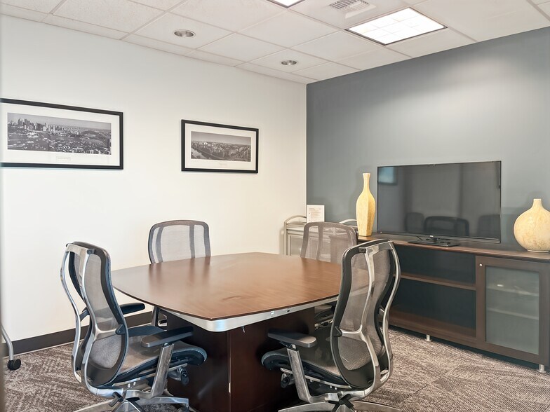 More Photos Of 650 NE Holladay St, Portland Coworking Space