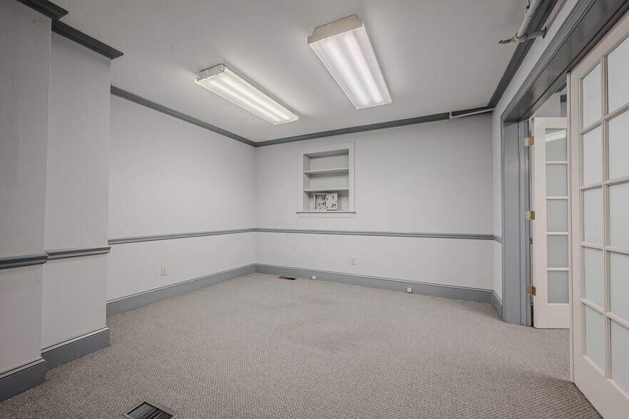 More Photos Of 77 E Main St, Newark Loft Creative Space For Sale