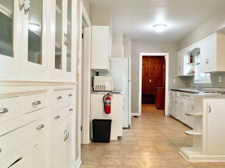 More Photos Of 9327 Main St, Manassas Office For Lease