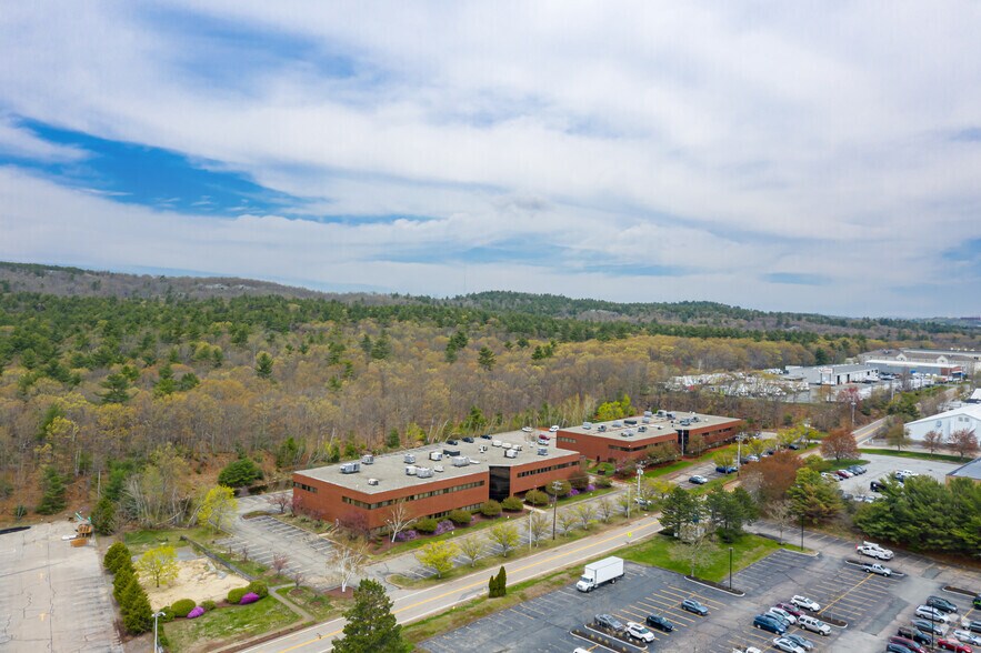 More Photos Of 355 Wood Rd, Braintree Flex For Lease