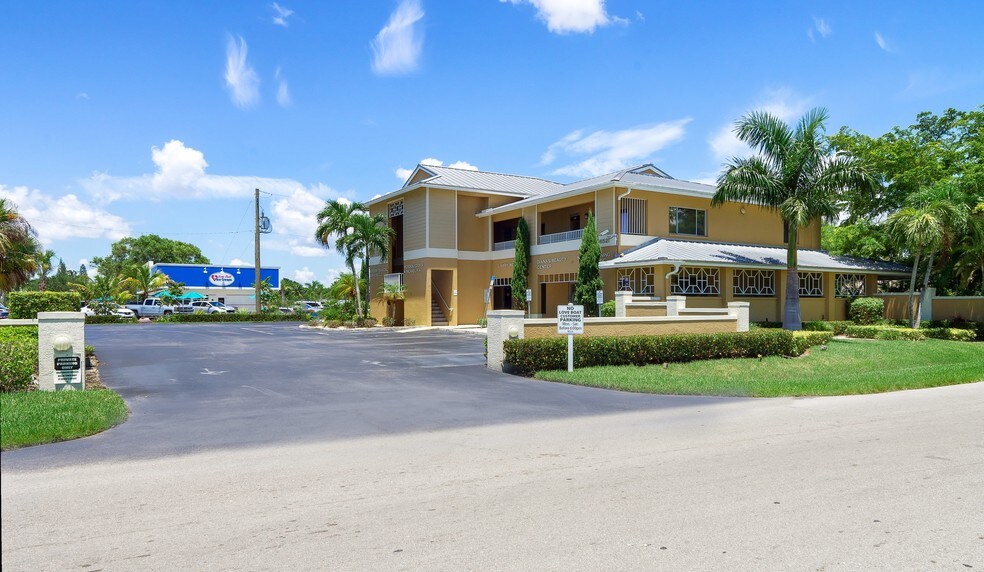 More Photos Of 16521 San Carlos Blvd, Fort Myers Office For Lease